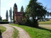  Blick zur neugotischen Hofkapelle Neukl 